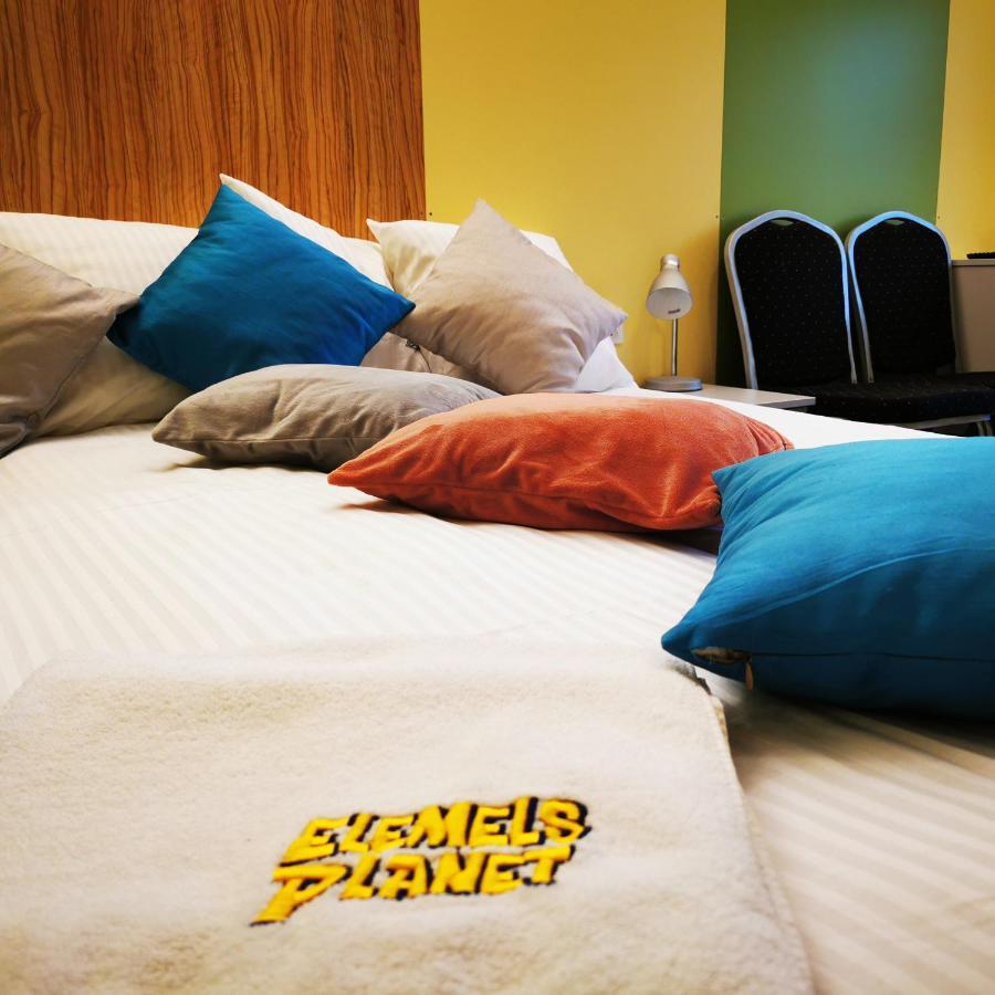 Elemels Planet Bed and Breakfast Ustroń Exteriör bild