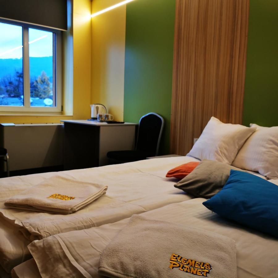 Elemels Planet Bed and Breakfast Ustroń Exteriör bild